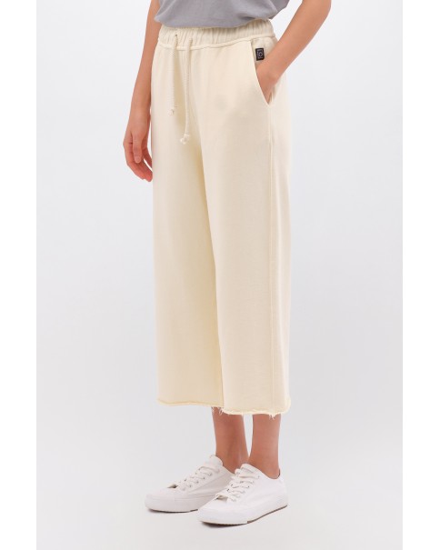 Dirty Laundry - Cropped Sweatpants